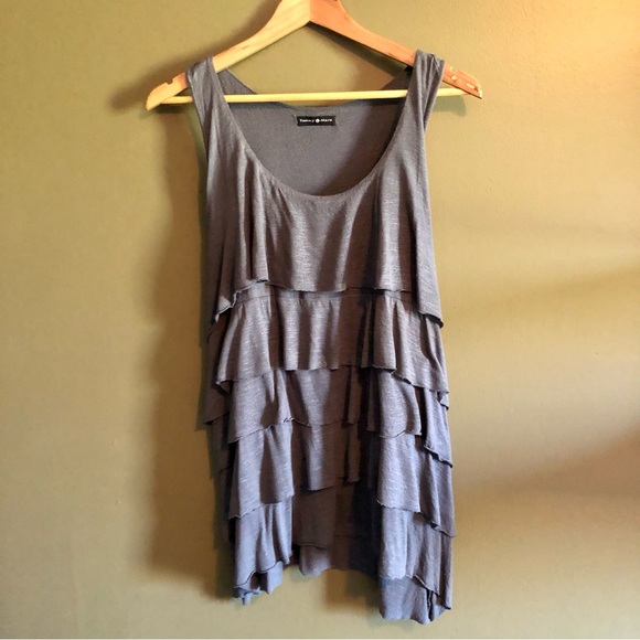 Gray layered tank top - Picture 2 of 6